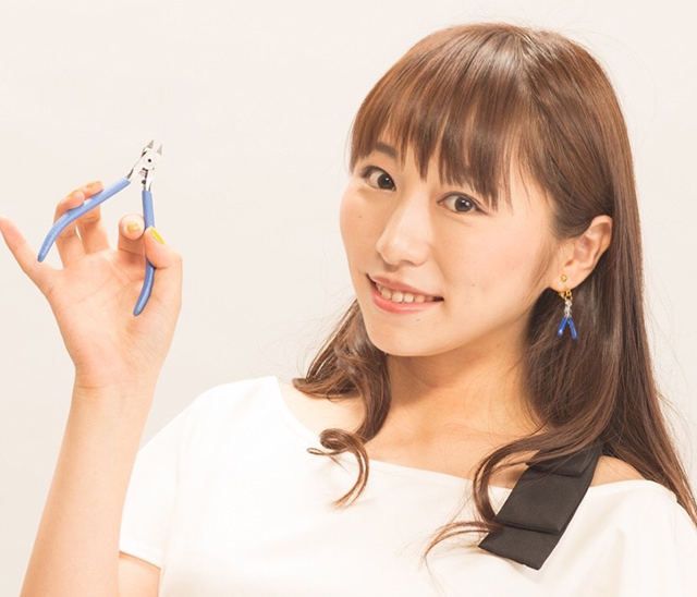 体験会の講師はプラモアイドル香坂きのさん